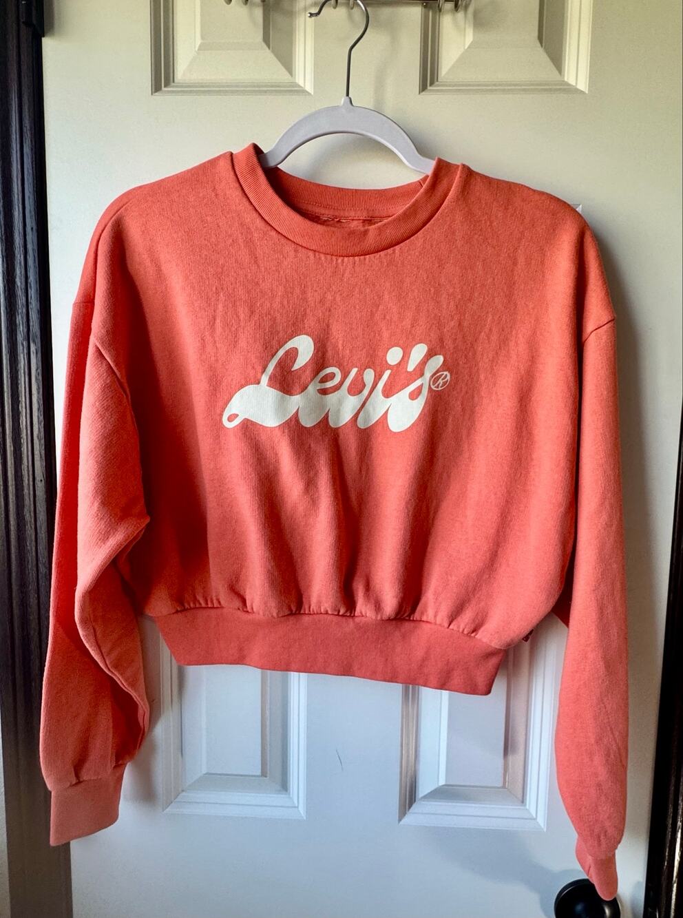Levi's Retro Script Cropped Sweatshirt Peach Orange Crewneck Size Medium